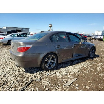 BMW M5  Sedan/Limuzyna 2006,  5.0 benzyna, automat - Na sprzedaż za 55 000 zł - Tarnów - zdjęcie 5
