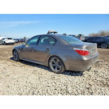 BMW M5  Sedan/Limuzyna 2006,  5.0 benzyna, automat - Na sprzedaż za 55 000 zł - Tarnów - zdjęcie 3