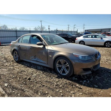 BMW M5  Sedan/Limuzyna 2006,  5.0 benzyna, automat - Na sprzedaż za 55 000 zł - Tarnów - zdjęcie 4