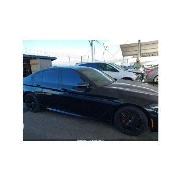 BMW M5  Sedan/Limuzyna 2023,  2.0 benzyna, automat - Na sprzedaż za 78 000 zł - Tarnów - zdjęcie 4
