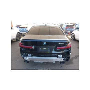 BMW M5  Sedan/Limuzyna 2023,  2.0 benzyna, automat - Na sprzedaż za 78 000 zł - Tarnów - zdjęcie 9