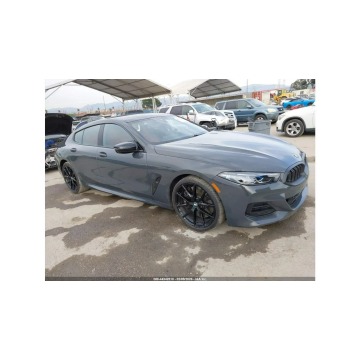 BMW M8 - / xDrive / M-Pakiet / 4.4 530 KM / virtual cockpit / niski przebieg /