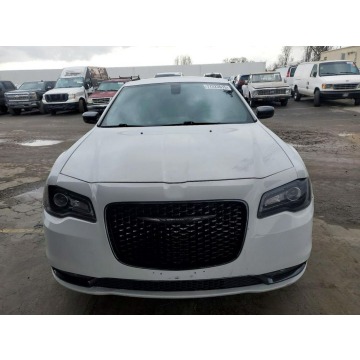 Chrysler   Sedan/Limuzyna 2019,  3.6 benzyna, automat - Na sprzedaż za 32 000 zł - Tarnów - zdjęcie 3