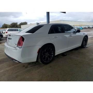Chrysler   Sedan/Limuzyna 2019,  3.6 benzyna, automat - Na sprzedaż za 32 000 zł - Tarnów - zdjęcie 5