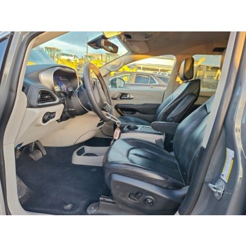 Chrysler Pacifica  Minivan/Van 2022,  3.6 hybryda, automat - Na sprzedaż za 40 000 zł - Tarnów - zdjęcie 7