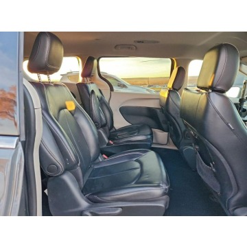 Chrysler Pacifica  Minivan/Van 2022,  3.6 hybryda, automat - Na sprzedaż za 40 000 zł - Tarnów - zdjęcie 10