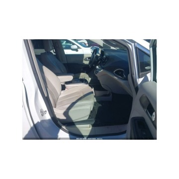Chrysler Pacifica  Minivan/Van 2021,  3.6 benzyna, automat - Na sprzedaż za 32 000 zł - Tarnów - zdjęcie 9