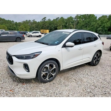 Ford Kuga - / 4x4 / 2.0 250KM / Bogate wyposażenie /
