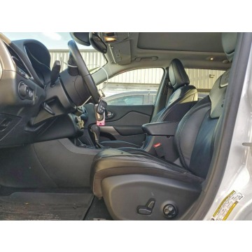 Jeep Cherokee  SUV 2019,  3.2 benzyna, automat - Na sprzedaż za 32 000 zł - Tarnów - zdjęcie 7