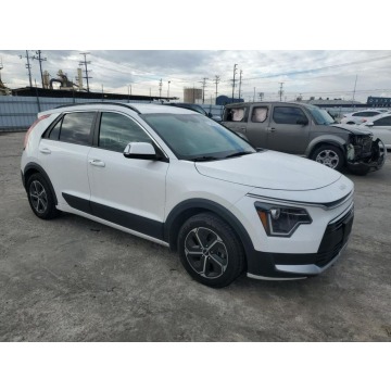 Kia Niro - / HYBRYDA / bogate wyposażenie / niski przebieg /