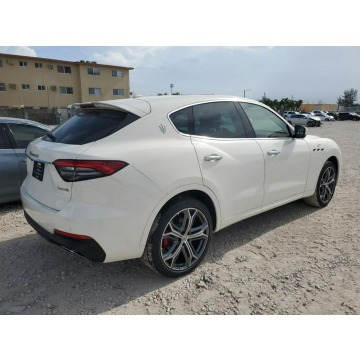 Maserati Levante  SUV 2022,  3.0 benzyna, automat - Na sprzedaż za 79 000 zł - Tarnów - zdjęcie 4