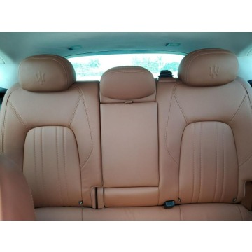 Maserati Levante  SUV 2022,  3.0 benzyna, automat - Na sprzedaż za 79 000 zł - Tarnów - zdjęcie 10