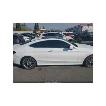 Mercedes - Benz C-klasa  Coupe/Sportowy 2019,  2.0 benzyna, automat - Na sprzedaż za 39 000 zł - Tarnów - zdjęcie 4