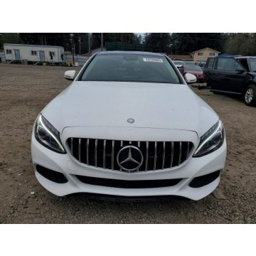 Mercedes - Benz C-klasa  Sedan/Limuzyna 2016,  2.0 benzyna, automat - Na sprzedaż za 28 000 zł - Tarnów - zdjęcie 2