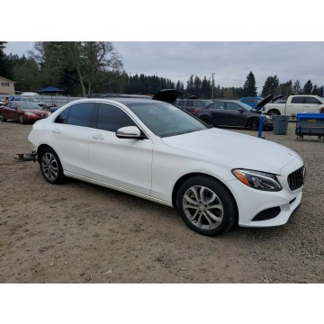 Mercedes - Benz C-klasa  Sedan/Limuzyna 2016,  2.0 benzyna, automat - Na sprzedaż za 28 000 zł - Tarnów - zdjęcie 3