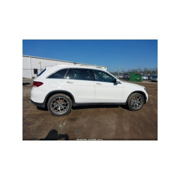 Mercedes - Benz GLC-klasa  SUV 2020,  2.0 benzyna, automat - Na sprzedaż za 49 000 zł - Tarnów - zdjęcie 4