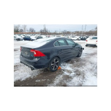 Volvo S60  Sedan/Limuzyna 2014,  3.0 benzyna, automat - Na sprzedaż za 28 000 zł - Tarnów - zdjęcie 6