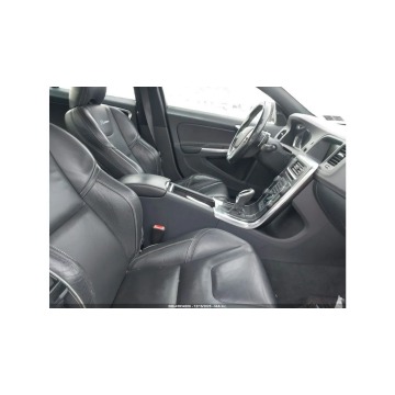 Volvo S60  Sedan/Limuzyna 2014,  3.0 benzyna, automat - Na sprzedaż za 28 000 zł - Tarnów - zdjęcie 10