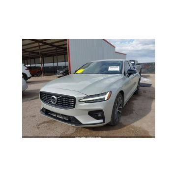 Volvo S60 - / 2.0 250KM / Bogate wyposażenie / niski przebieg /