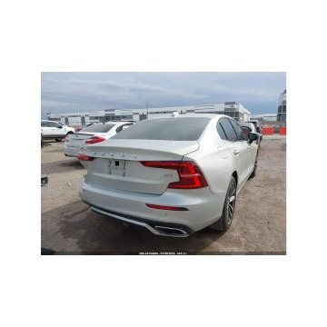 Volvo S60  Sedan/Limuzyna 2022,  2.0 benzyna, automat - Na sprzedaż za 45 000 zł - Tarnów - zdjęcie 6