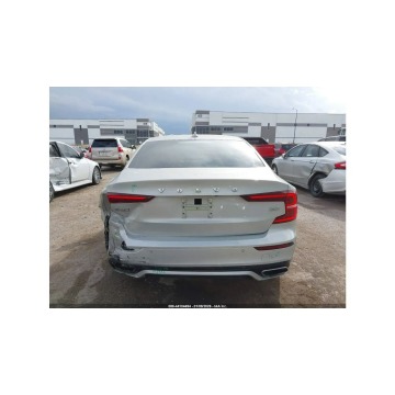 Volvo S60  Sedan/Limuzyna 2022,  2.0 benzyna, automat - Na sprzedaż za 45 000 zł - Tarnów - zdjęcie 8