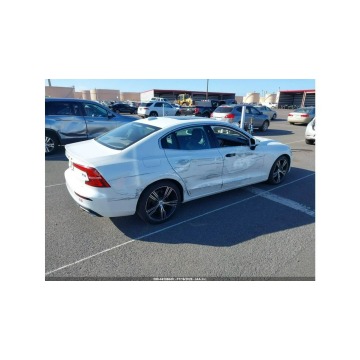 Volvo S60  Sedan/Limuzyna 2019,  2.0 benzyna, automat - Na sprzedaż za 35 000 zł - Tarnów - zdjęcie 6