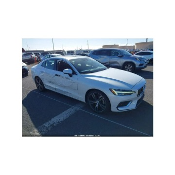 Volvo S60  Sedan/Limuzyna 2019,  2.0 benzyna, automat - Na sprzedaż za 35 000 zł - Tarnów - zdjęcie 3