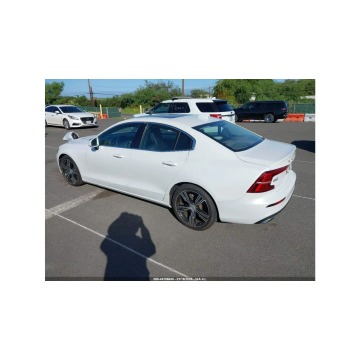 Volvo S60  Sedan/Limuzyna 2019,  2.0 benzyna, automat - Na sprzedaż za 35 000 zł - Tarnów - zdjęcie 7