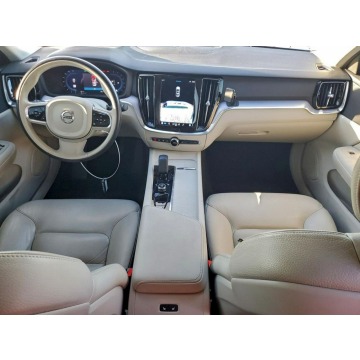 Volvo S60  Sedan/Limuzyna 2024,  2.0 benzyna, automat - Na sprzedaż za 59 000 zł - Tarnów - zdjęcie 8