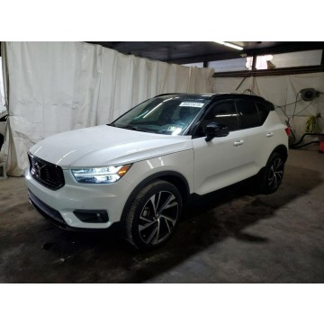 Volvo   SUV 2021,  2.0 benzyna, automat - Na sprzedaż za 42 000 zł - Tarnów - zdjęcie 1