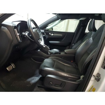 Volvo   SUV 2021,  2.0 benzyna, automat - Na sprzedaż za 42 000 zł - Tarnów - zdjęcie 7