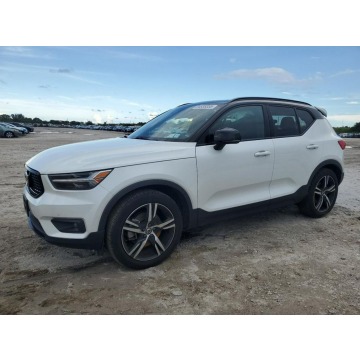 Volvo XC 40 - / 2.0 250KM / 4x4 / Bogate wyposażenie /
