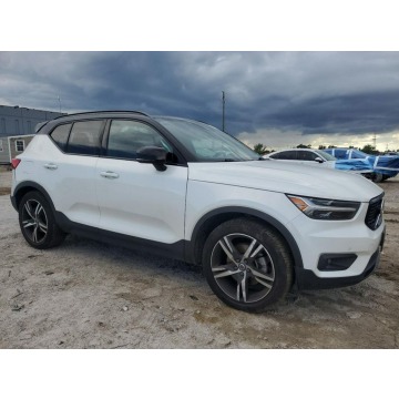 Volvo   SUV 2022,  2.0 benzyna, automat - Na sprzedaż za 47 000 zł - Tarnów - zdjęcie 2