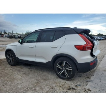 Volvo   SUV 2022,  2.0 benzyna, automat - Na sprzedaż za 47 000 zł - Tarnów - zdjęcie 5