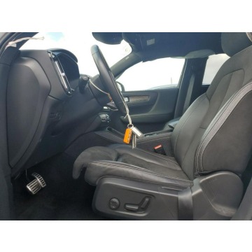 Volvo   SUV 2022,  2.0 benzyna, automat - Na sprzedaż za 47 000 zł - Tarnów - zdjęcie 7