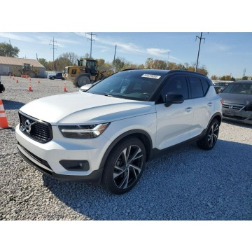 Volvo   SUV 2020,  2.0 benzyna, automat - Na sprzedaż za 35 000 zł - Tarnów - zdjęcie 2
