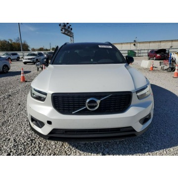 Volvo   SUV 2020,  2.0 benzyna, automat - Na sprzedaż za 35 000 zł - Tarnów - zdjęcie 3