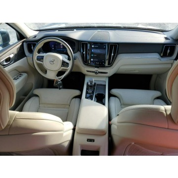 Volvo   SUV 2022,  2.0 hybryda, automat - Na sprzedaż za 69 000 zł - Tarnów - zdjęcie 8