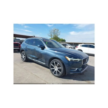 Volvo   SUV 2021,  2.0 benzyna, automat - Na sprzedaż za 59 000 zł - Tarnów - zdjęcie 2