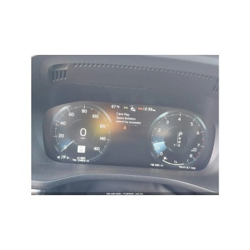 Volvo   SUV 2021,  2.0 benzyna, automat - Na sprzedaż za 59 000 zł - Tarnów - zdjęcie 11