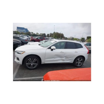 Volvo   SUV 2019,  2.0 benzyna, automat - Na sprzedaż za 37 000 zł - Tarnów - zdjęcie 5
