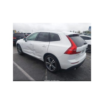 Volvo   SUV 2019,  2.0 benzyna, automat - Na sprzedaż za 37 000 zł - Tarnów - zdjęcie 7