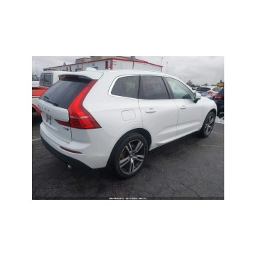 Volvo   SUV 2019,  2.0 benzyna, automat - Na sprzedaż za 37 000 zł - Tarnów - zdjęcie 6