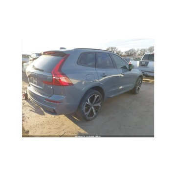 Volvo   SUV 2022,  2.0 benzyna, automat - Na sprzedaż za 59 000 zł - Tarnów - zdjęcie 6