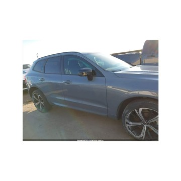 Volvo   SUV 2022,  2.0 benzyna, automat - Na sprzedaż za 59 000 zł - Tarnów - zdjęcie 4
