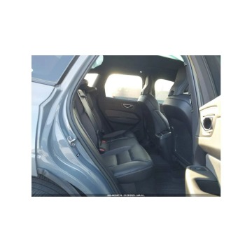 Volvo   SUV 2022,  2.0 benzyna, automat - Na sprzedaż za 59 000 zł - Tarnów - zdjęcie 12