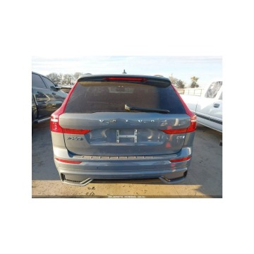 Volvo   SUV 2022,  2.0 benzyna, automat - Na sprzedaż za 59 000 zł - Tarnów - zdjęcie 8