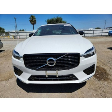 Volvo   SUV 2021,  2.0 benzyna, automat - Na sprzedaż za 45 000 zł - Tarnów - zdjęcie 3