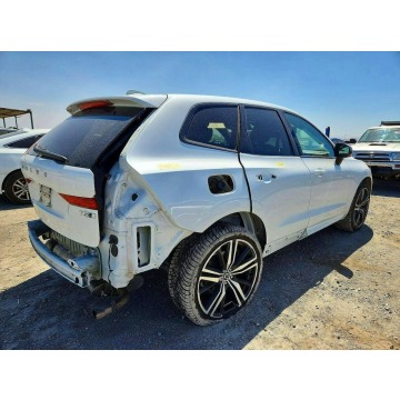 Volvo   SUV 2021,  2.0 benzyna, automat - Na sprzedaż za 45 000 zł - Tarnów - zdjęcie 5