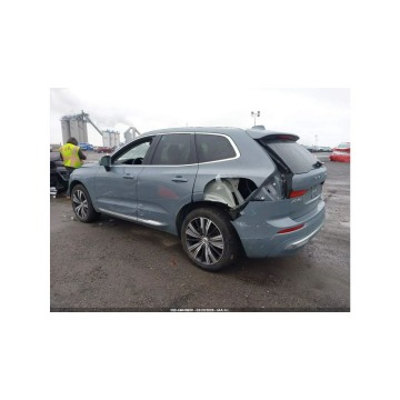 Volvo   SUV 2023,  2.0 benzyna, automat - Na sprzedaż za 79 000 zł - Tarnów - zdjęcie 7